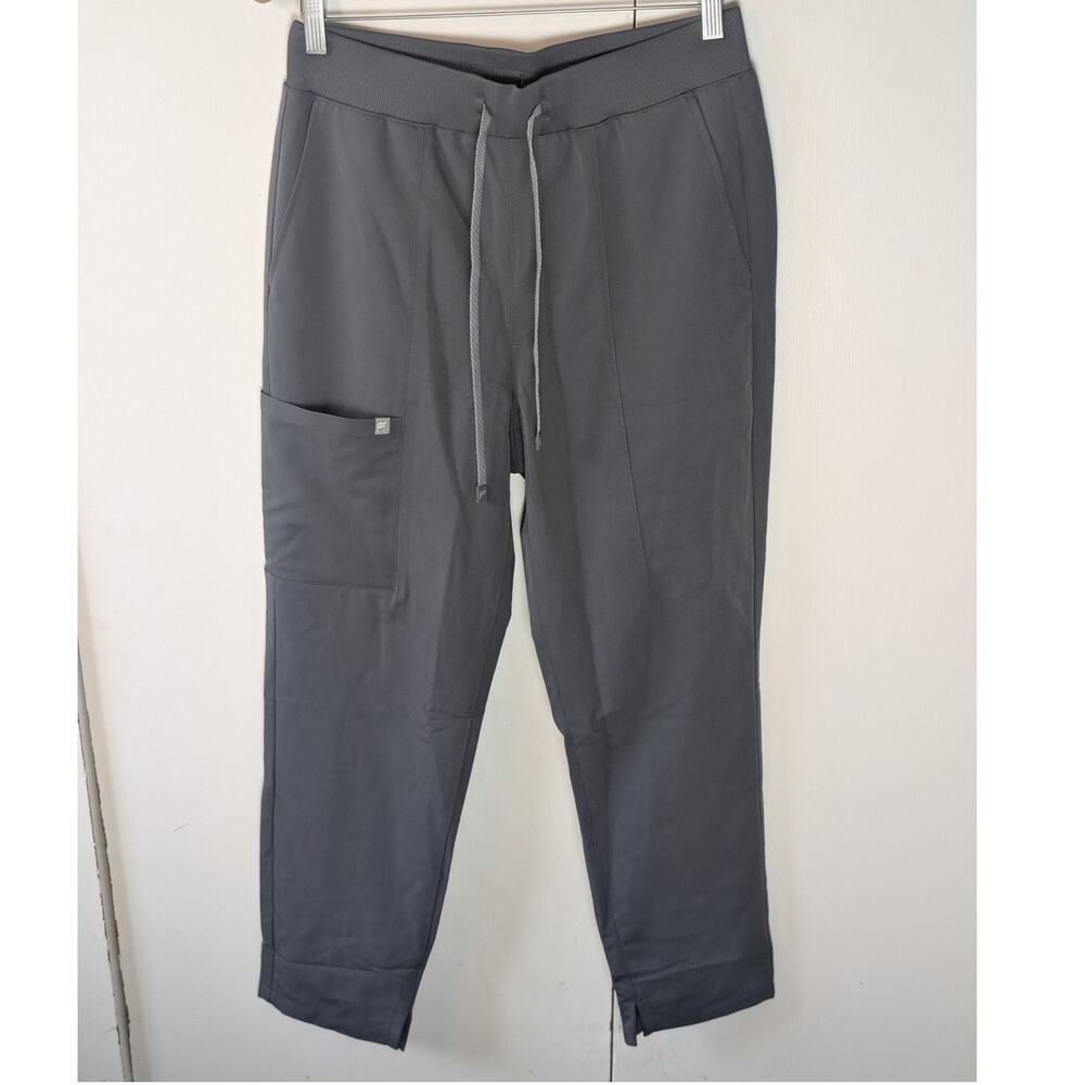Fabletics Gray Scrub Pants Medium Short - image 12